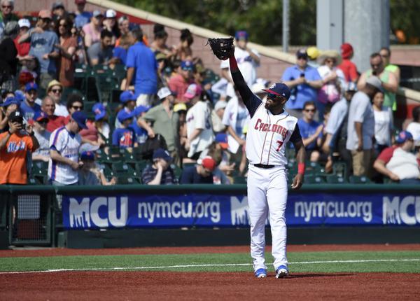 Reyes cheered in 1st minor league game since rejoining Mets